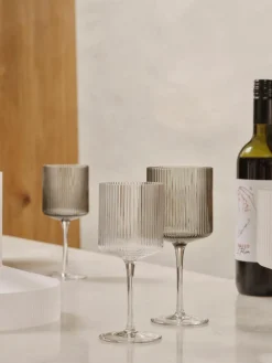 Mondgeblazen rode wijnglazen Ripple met groefreliëf, 2 stuks^ferm LIVING Best