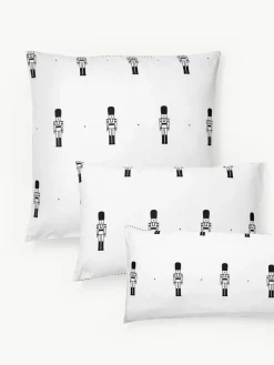 Omkeerbare flanellen kussenhoes Noan met notenkrakermotief^Westwing Collection Outlet