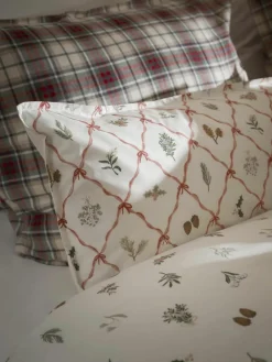 Omkeerbare katoenen perkale kussenhoes Twigs met winterse prints^Westwing Collection Outlet