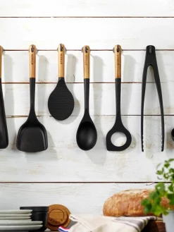 Opscheplepel Cook met acaciahouten handvat^Staub Online
