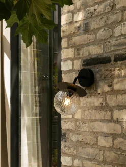 Outdoor wandlamp Liila^Nuura Best