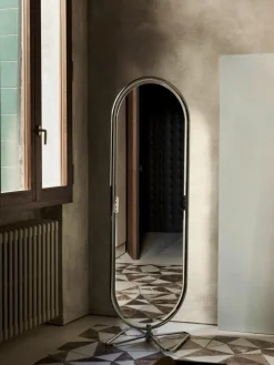 Ovale vloerspiegel System 1-2-3, design Verner Panton^Verpan Outlet