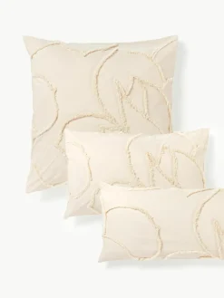 Perkalkatoenen kussenhoes Madeline met getufte decoratie^Westwing Collection Online