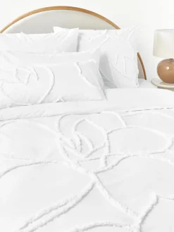 Perkalkatoenen kussenhoes Madeline met getufte decoratie^Westwing Collection New