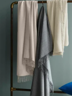 Plaid Luxury uit baby-alpacawol^Elvang Hot
