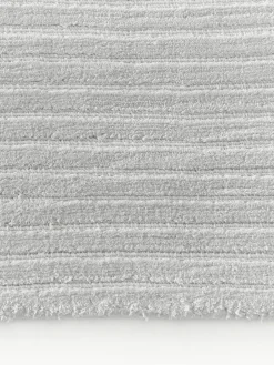 Pluizig hoogpolig vloerkleed Wes met hoog-laag structuur, handgeweven^Westwing Collection Online