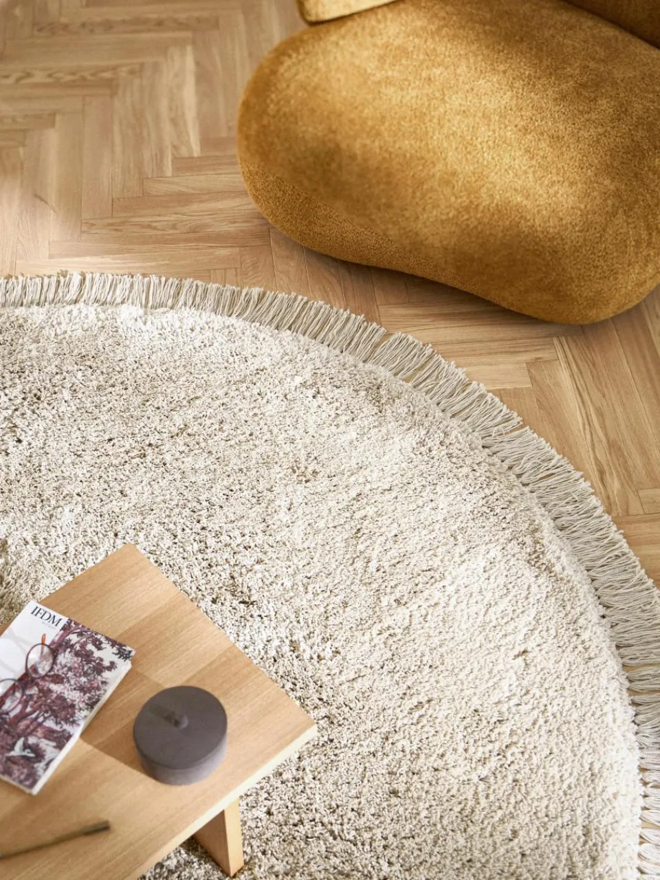 Pluizig rond hoogpolig vloerkleed Dreamy met franjes^Westwing Collection New