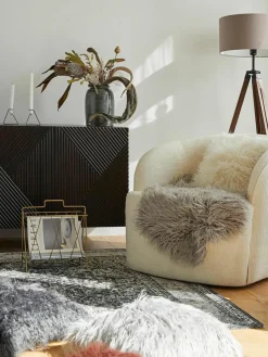 Pluizige kussenhoes van imitatievacht Morten, gekruld^Westwing Collection Outlet