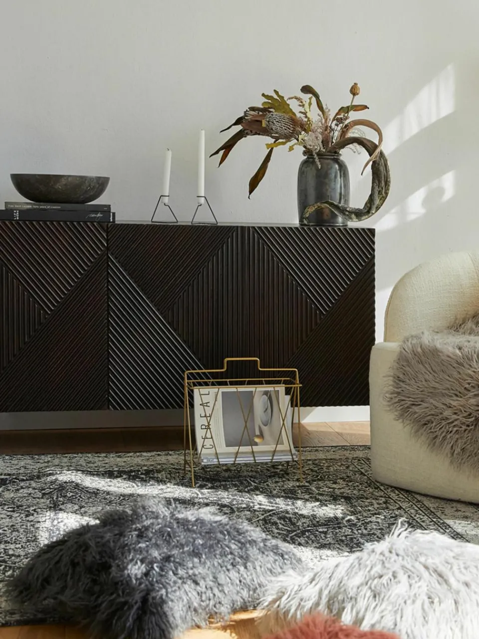 Pluizige kussenhoes van imitatievacht Morten, gekruld^Westwing Collection Outlet
