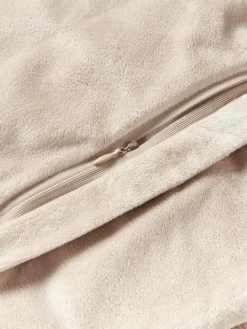 Pluizige kussenhoes van imitatievacht Morten, gekruld^Westwing Collection Clearance