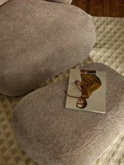 Poef Alba uit teddy-bouclé^Westwing Collection Best