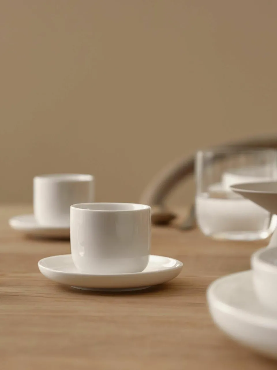 Porseleinen espressokopjes Nessa met schotels, 4 stuks^Westwing Collection Best