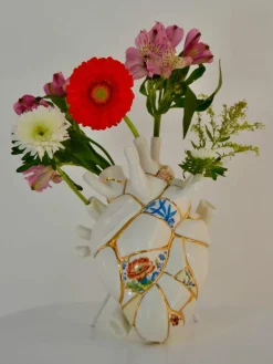 Porseleinen vaas Love in Bloom met goudkleurige decoratie, H 25 cm^SELETTI Outlet