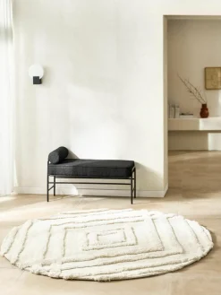 Rond pluizig hoogpolig vloerkleed Magda met verhoogde hoog-laag structuur^Westwing Collection Online