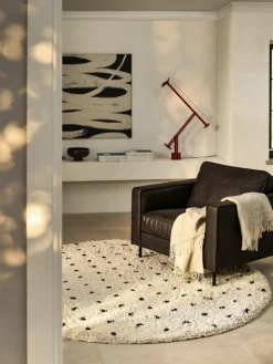 Rond pluizig hoogpolig vloerkleed Ayana, met stippels^Westwing Collection Sale