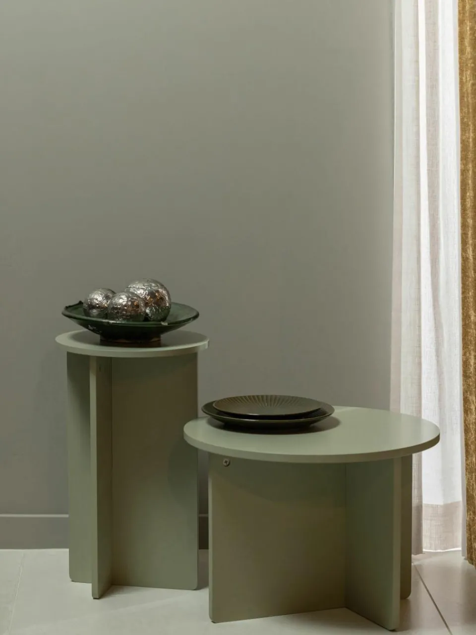 Ronde bijzettafel Ronny van grenenhout, 2-delig^Westwing New