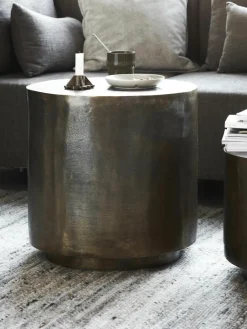 Ronde metalen bijzettafel Rota met antieke afwerking^House Doctor Online