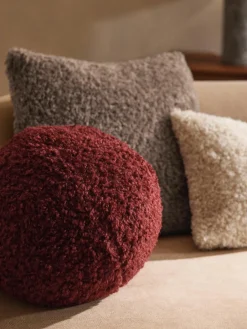 Ronde teddy stoffen decoratief kussen Dotty^Westwing Collection Best