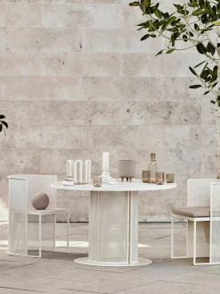 Ronde tuintafel Bauhaus^Kristina Dam New