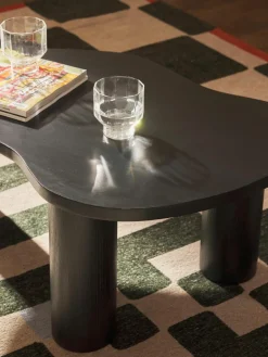 Salontafel Didi van eikenhout in organische vorm^Westwing Collection Fashion