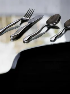 Satijnen bestekset Waverly met gehamerde handvatten, 4 personen (16-delig)^Byon Online