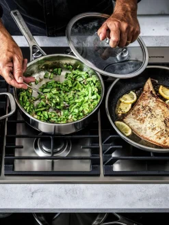 Sauteerpan met glazen deksel^KitchenAid Hot