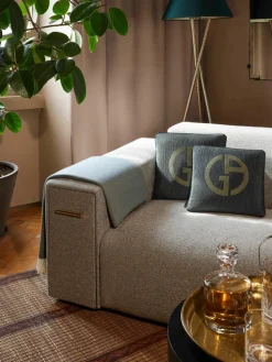 Sierkussen Janette met Giorgio Armani-logo^Armani Casa New