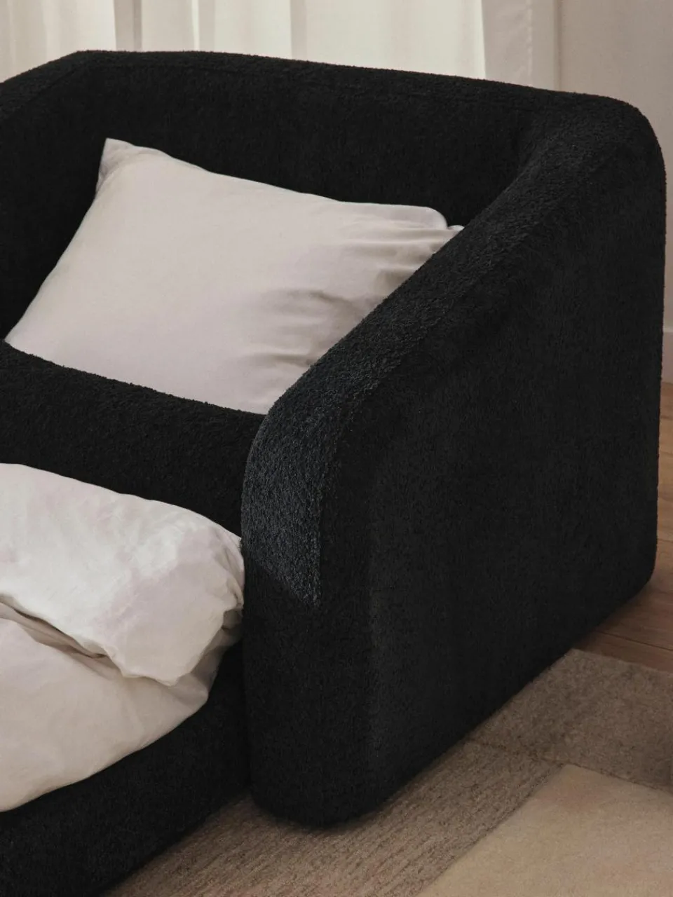 Slaapfauteuil Eliot uit teddy-bouclé^Westwing Collection Online