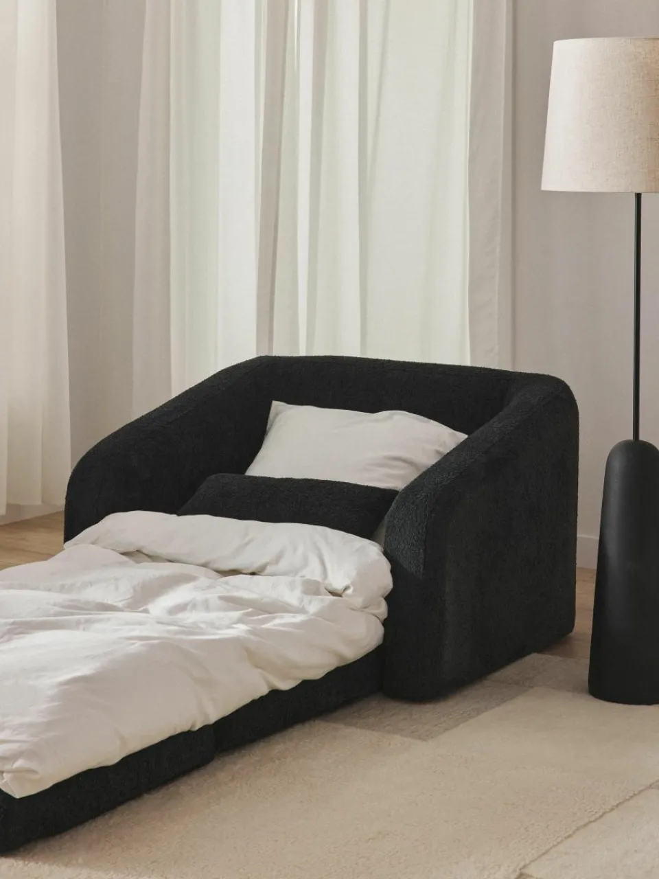 Slaapfauteuil Eliot uit teddy-bouclé^Westwing Collection Online