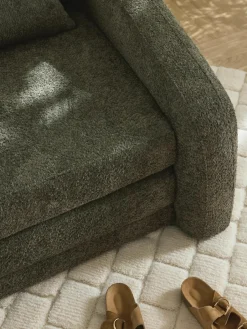 Slaapfauteuil Eliot uit teddy-bouclé^Westwing Collection Clearance