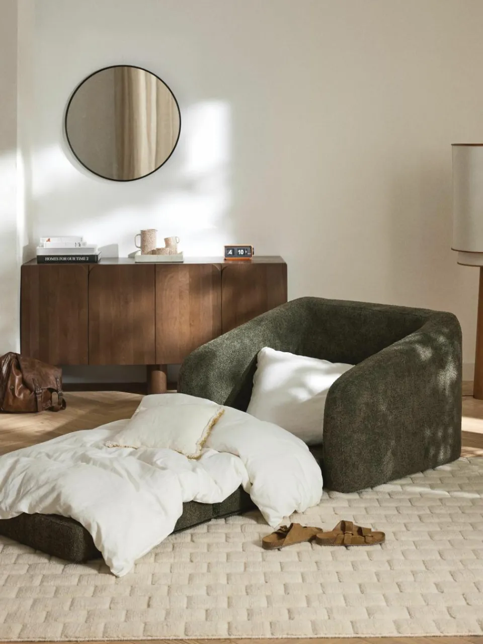 Slaapfauteuil Eliot uit teddy-bouclé^Westwing Collection Clearance