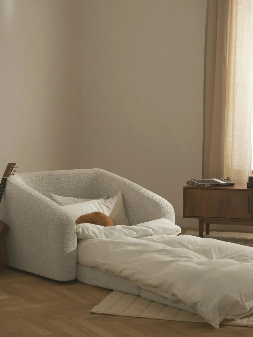 Slaapfauteuil Eliot uit teddy-bouclé^Westwing Collection Outlet
