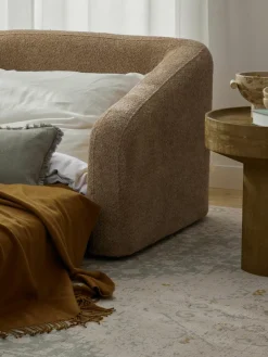 Slaapfauteuil Eliot uit teddy-bouclé^Westwing Collection Online