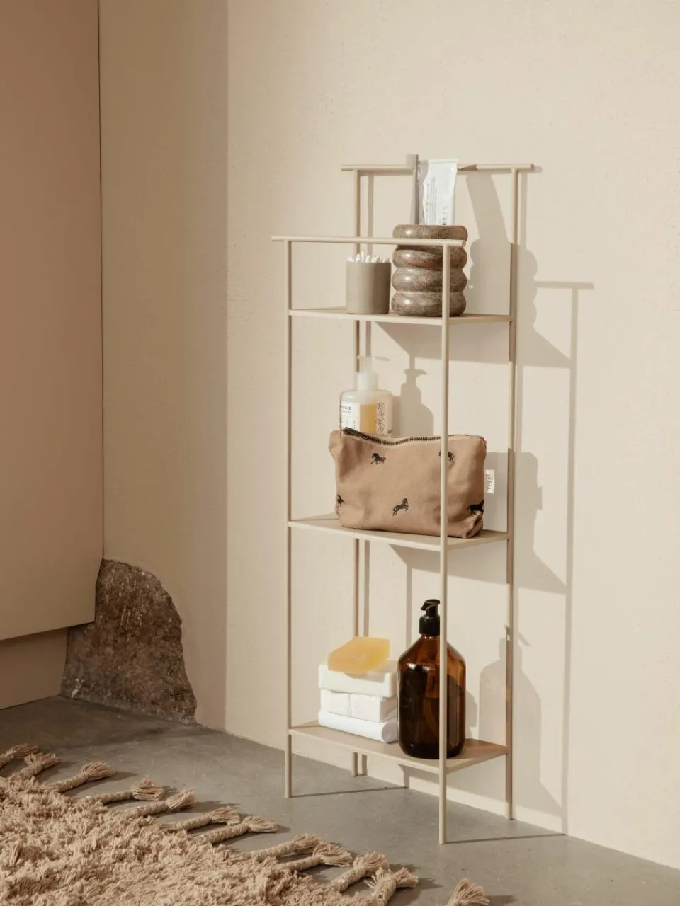 Smalle metalen wandrek Dora^ferm LIVING New