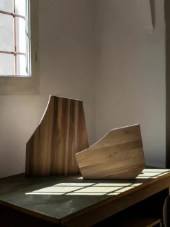 Snijplank Sculpture van essenhout^knIndustrie Clearance