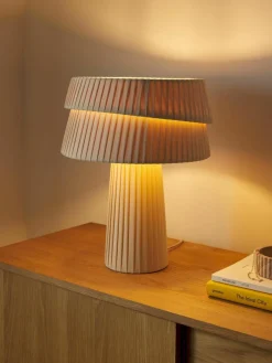 Tafellamp Nyla met asymmetrische lampenkap^Westwing Collection New