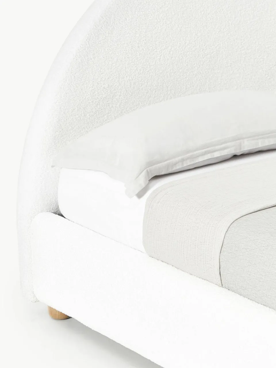 Teddy gestoffeerd bed Ebba met opbergruimte^Westwing Collection Sale