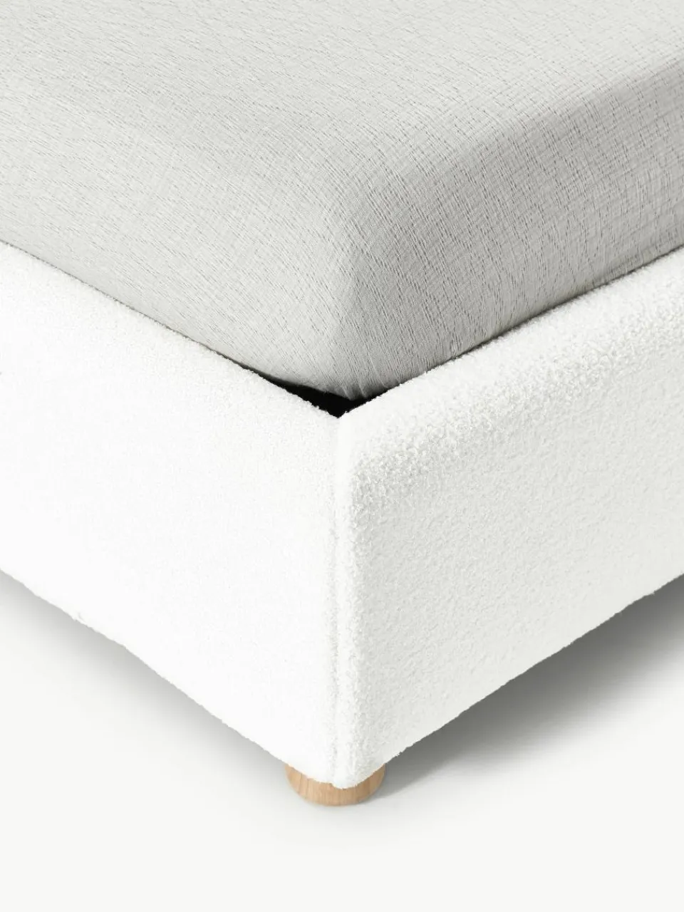 Teddy gestoffeerd bed Ebba met opbergruimte^Westwing Collection Sale
