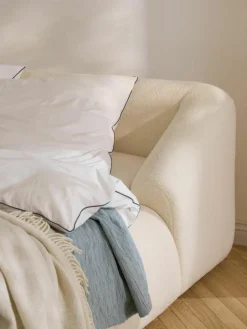 Teddy gestoffeerd bed Sofia^Westwing Collection Clearance