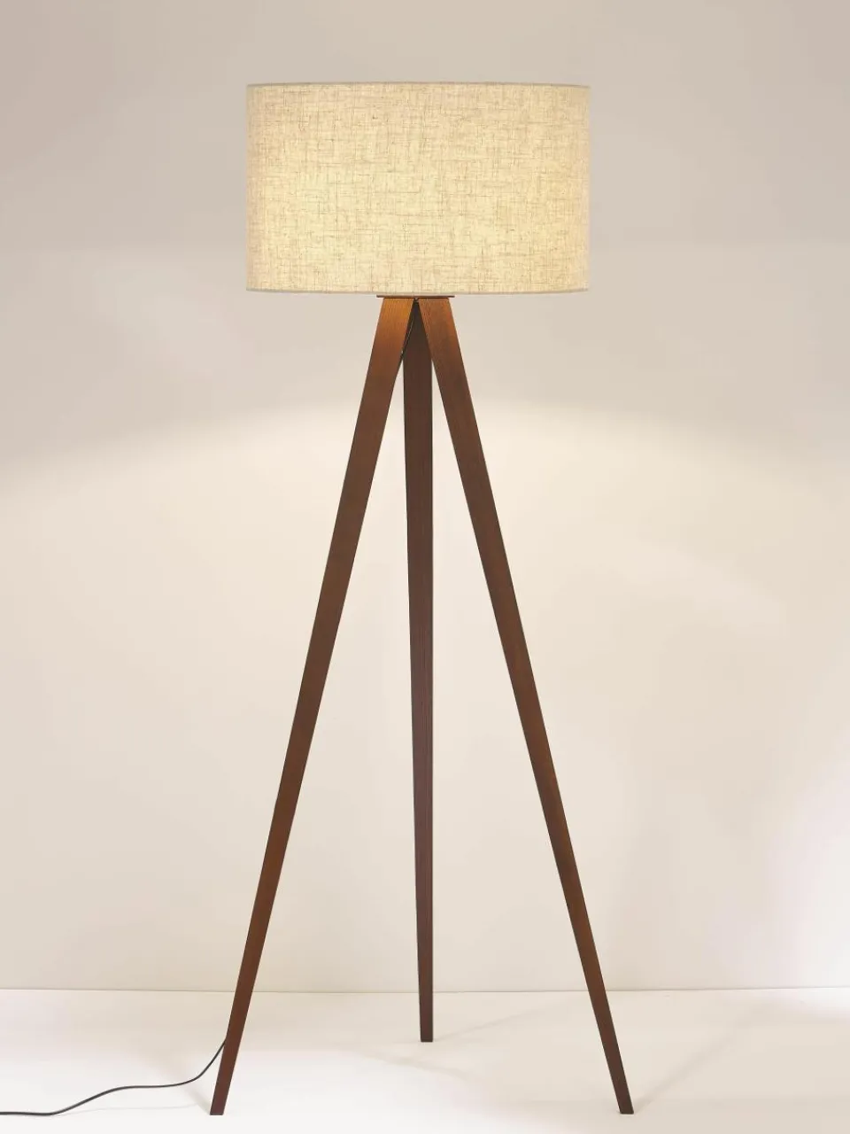 Tripod vloerlamp Jake van massief hout^Westwing Collection Fashion