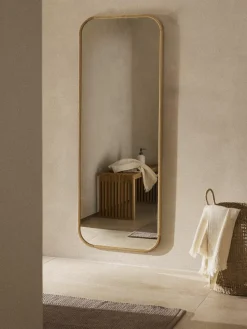 Vierkante wandspiegel Levan met eikenhout lijst^Westwing Collection Outlet