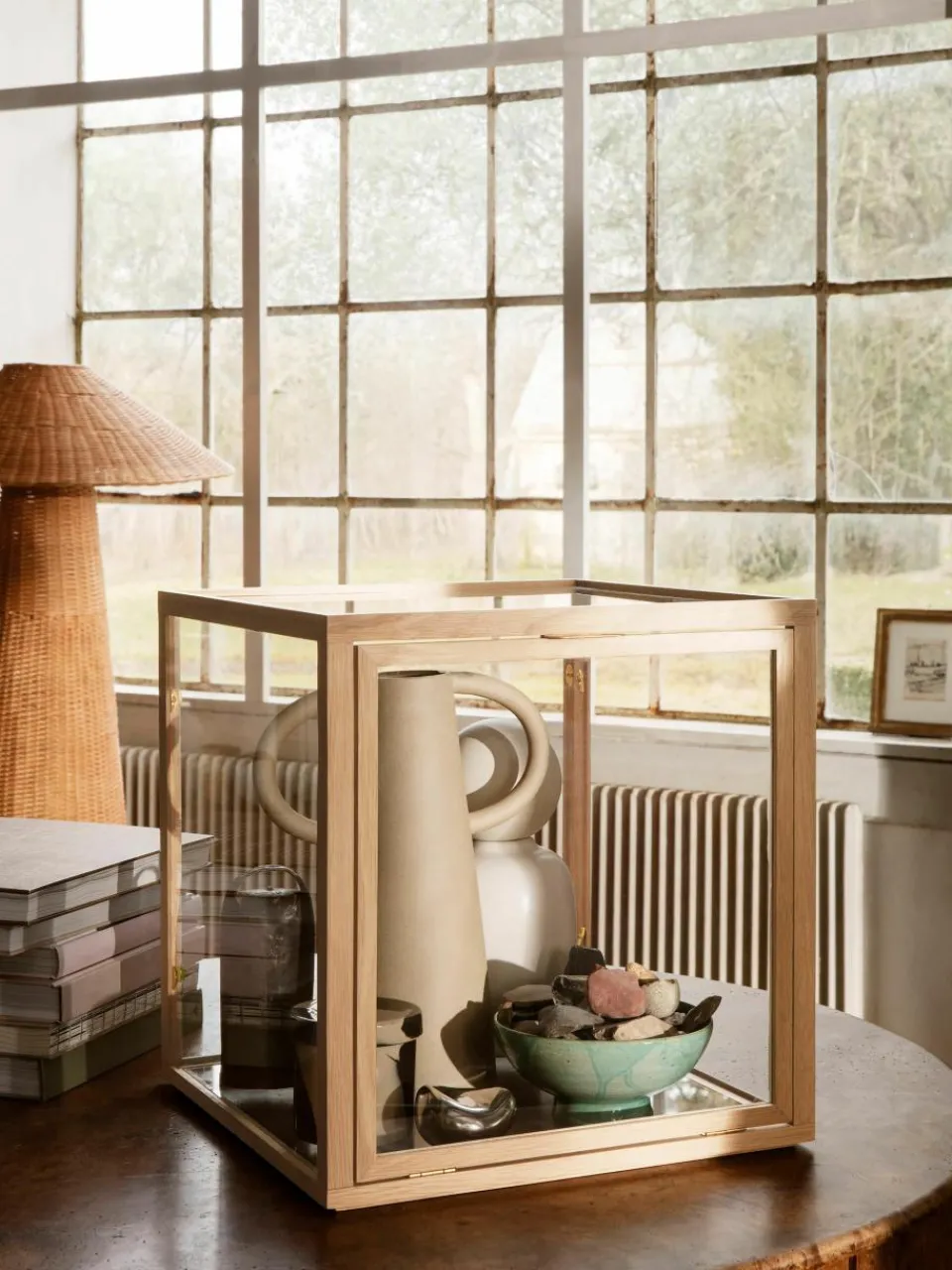 Vitrine Miru van eikenhout^ferm LIVING Hot