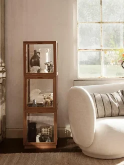 Vitrinekastbasis Miru van eikenhout^ferm LIVING Best