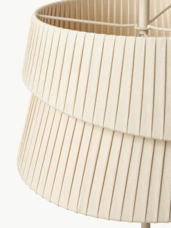 Vloerlamp Nyla met asymmetrische lampenkap^Westwing Collection Sale