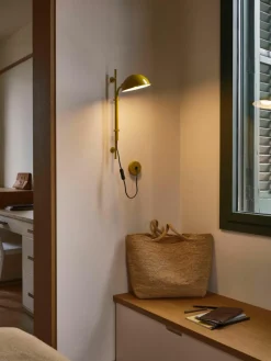 Wandlamp Funiculí met stekker en verstelbare lampenkap^Marset Hot