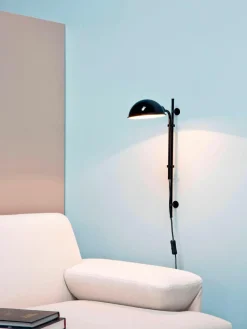 Wandlamp Funiculí met stekker en verstelbare lampenkap^Marset Hot