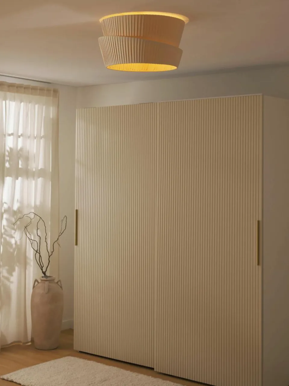 Wandlamp Nyla met asymmetrische lampenkap^Westwing Collection Online