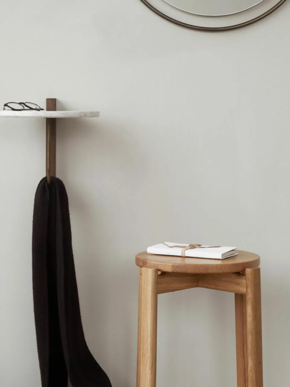 Wandrek Corbel met marmeren tafelblad^Audo Copenhagen Outlet