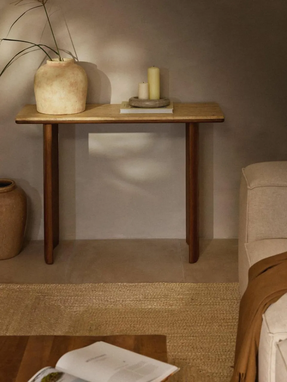 Wandtafel Chandler van eikenhout met travertin blad^Westwing Collection Fashion