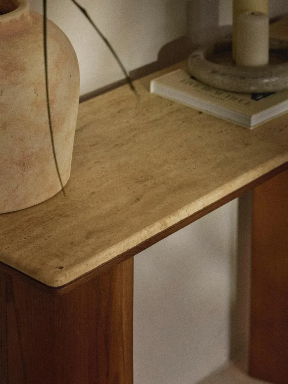 Wandtafel Chandler van eikenhout met travertin blad^Westwing Collection Fashion